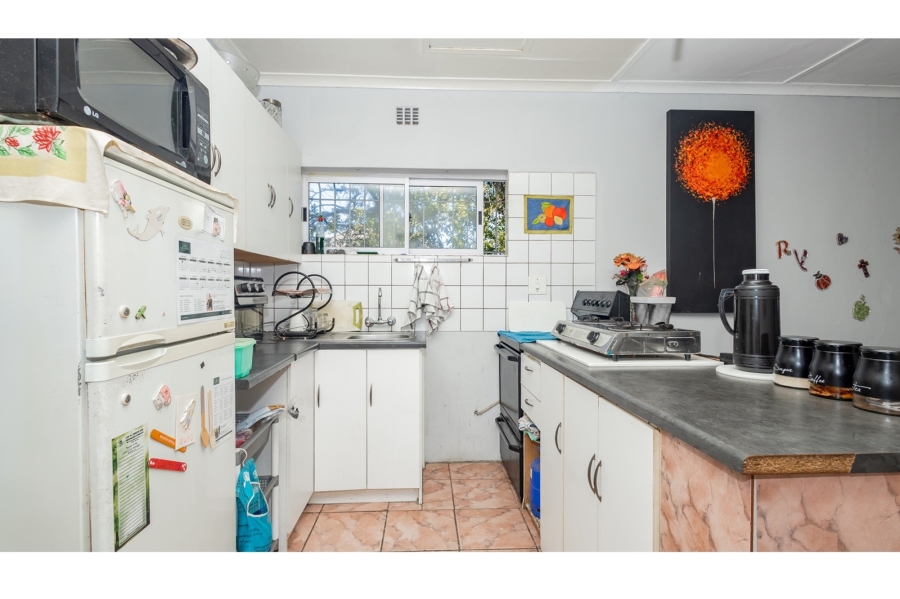 5 Bedroom Property for Sale in Avondale Western Cape